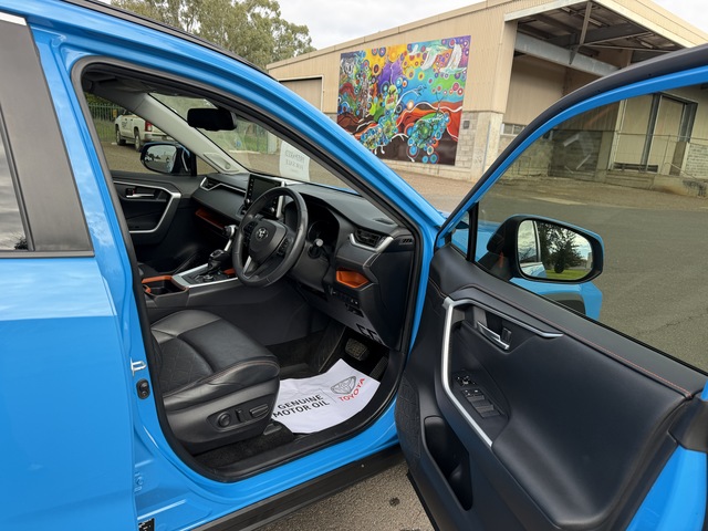 2019 Toyota RAV4 - Image 4