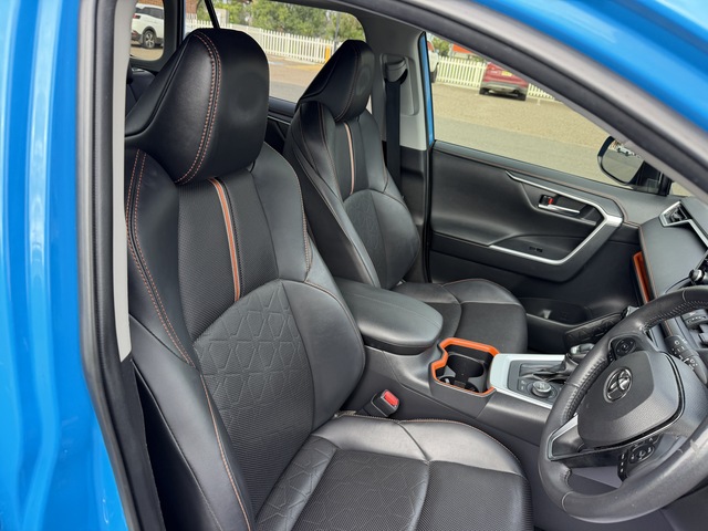 2019 Toyota RAV4 - Image 5