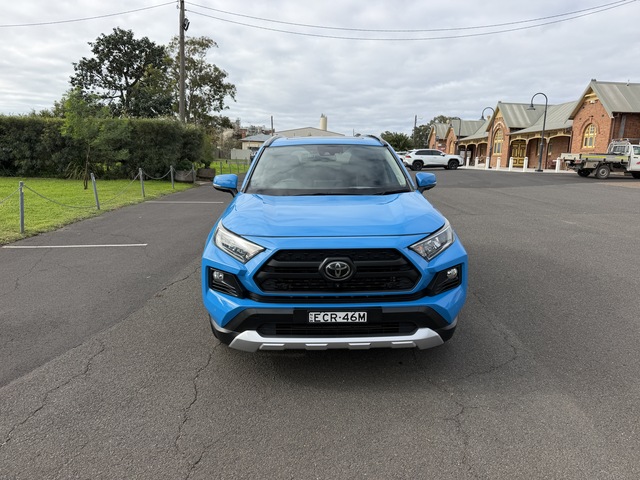 2019 Toyota RAV4 - Image 9