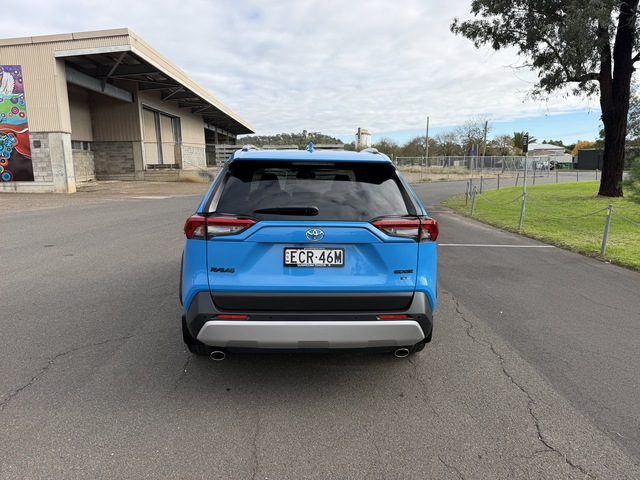 2019 Toyota RAV4 - Image 12