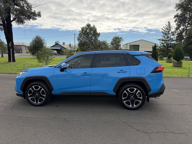 2019 Toyota RAV4 - Image 15