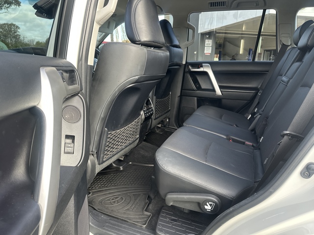 2023 Toyota Prado - Image 3