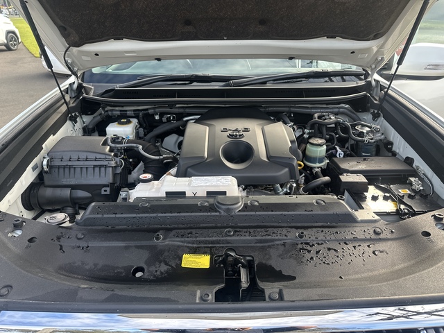 2023 Toyota Prado - Image 4