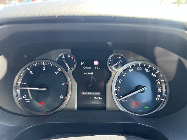 2023 Toyota Prado - Image 14