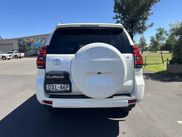 2023 Toyota Prado - Image 6
