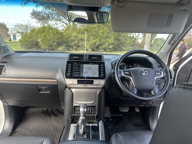 2023 Toyota Prado - Image 13