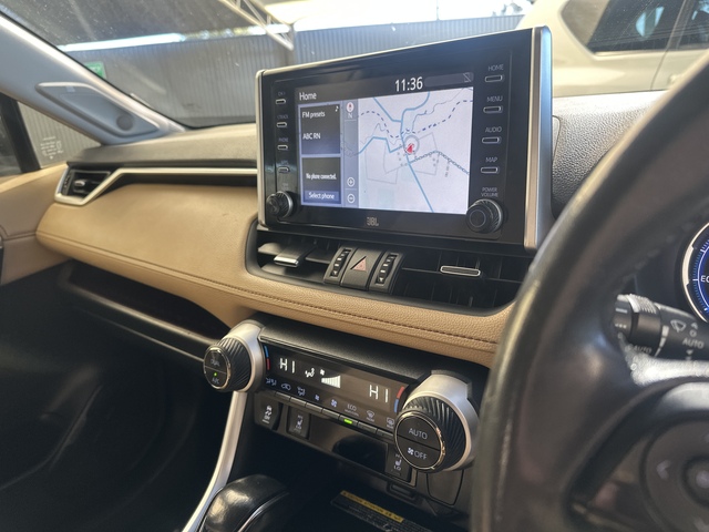 2020 Toyota Rav4 Hybrid - Image 3