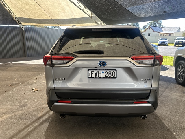 2020 Toyota RAV4 Hybrid - Image 4