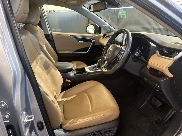 2020 Toyota Rav4 Hybrid - Image 8