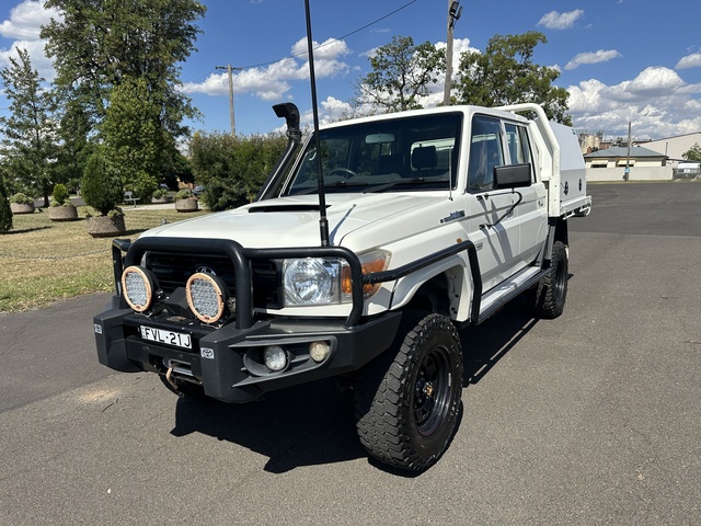 2014 Toyota LC Military - Image 9