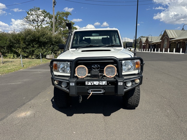 2014 Toyota LC Military - Image 10