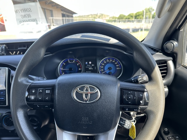 2020 Toyota Hilux - Image 2