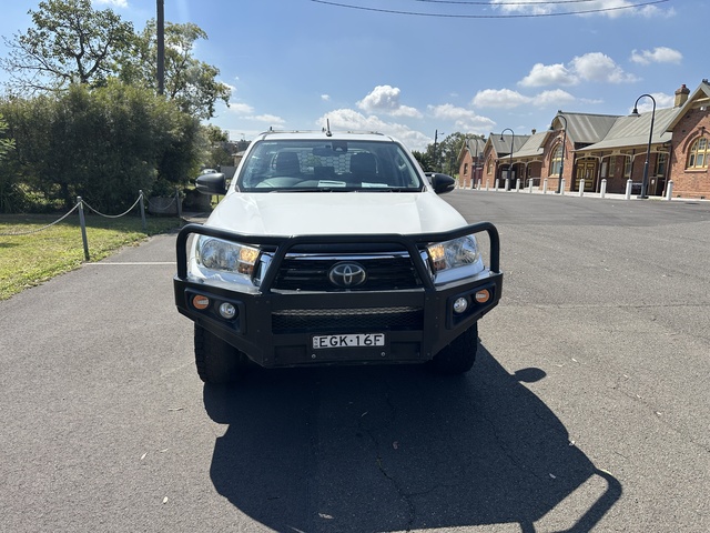 2020 Toyota Hilux - Image 9