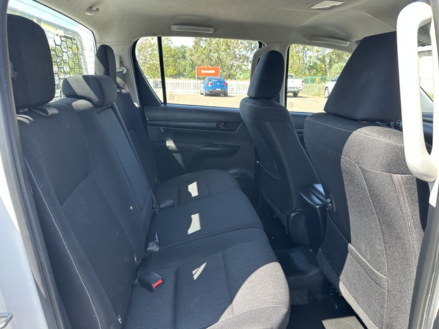 2020 Toyota Hilux - Image 10