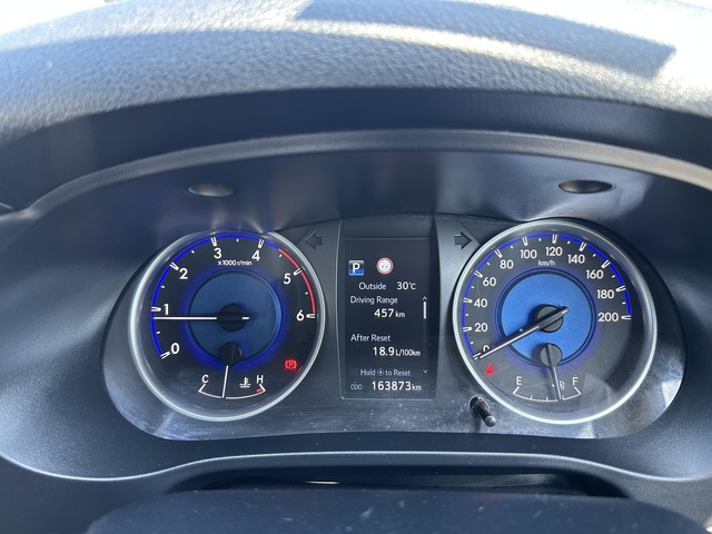 2020 Toyota Hilux - Image 13