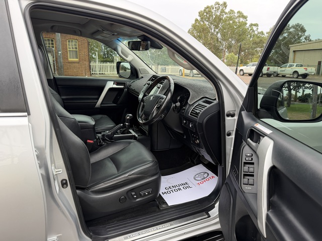 2020 Toyota Prado - Image 5