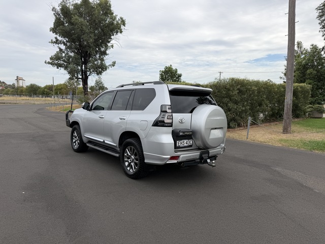 2020 Toyota Prado - Image 14