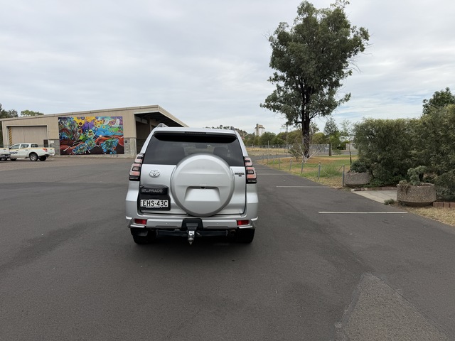 2020 Toyota Prado - Image 16