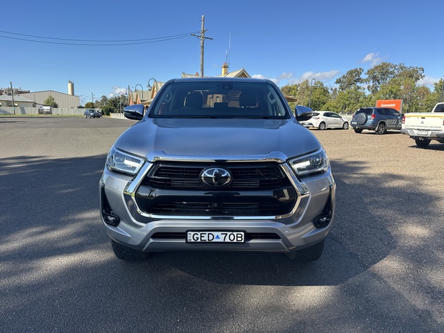2023 Toyota Hilux - Image 6