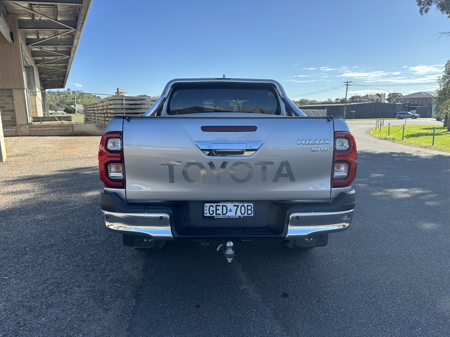 2023 Toyota Hilux - Image 9