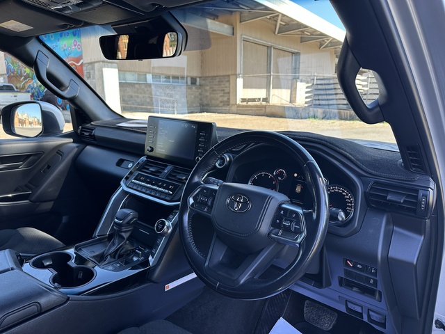 2022 Toyota Landcruiser - Image 3