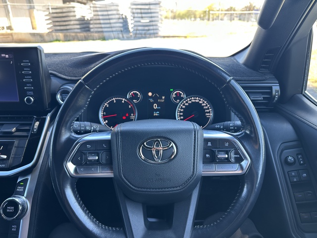 2022 Toyota Landcruiser - Image 5