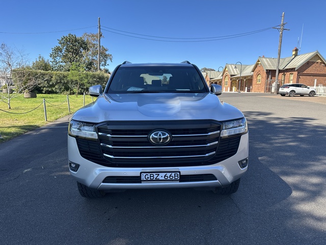 2022 Toyota Landcruiser - Image 10
