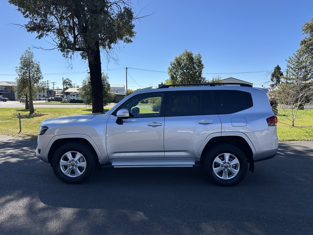 2022 Toyota LandCruiser - Image 6