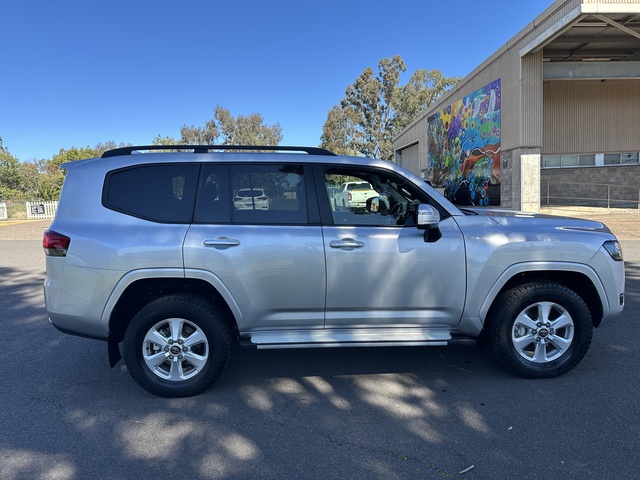 2022 Toyota Landcruiser - Image 14
