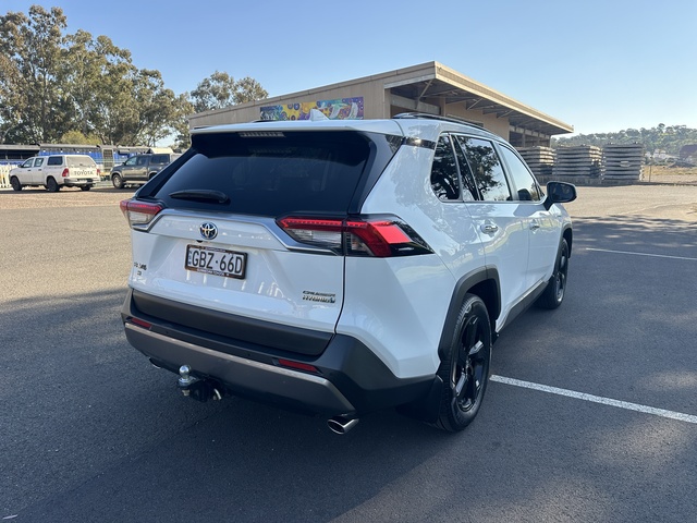 2020 Toyota Rav4 Hybrid - Image 12