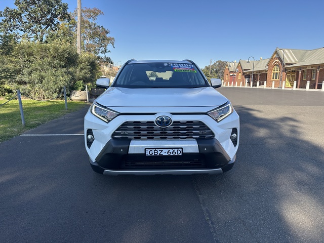 2020 Toyota Rav4 Hybrid - Image 13