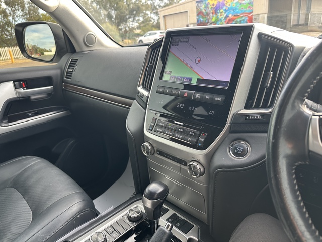 2020 Toyota LandCruiser - Image 14