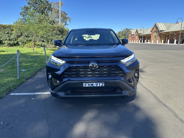 2025 Toyota Rav4 Hybrid - Image 8