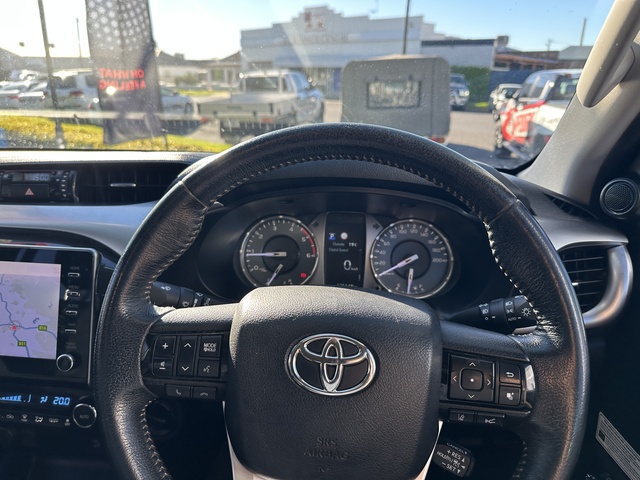 2021 Toyota HiLux - Image 9