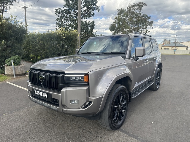 2024 Toyota Prado - Image 10