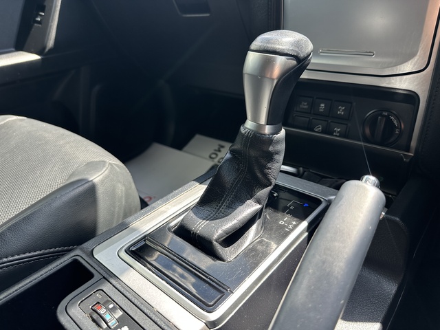 2022 Toyota Prado - Image 16
