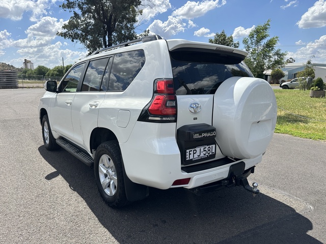 2022 Toyota Prado - Image 5