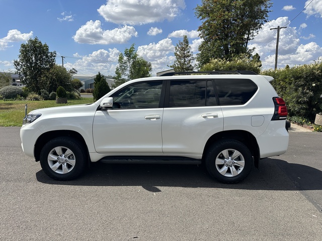 2022 Toyota Prado - Image 7